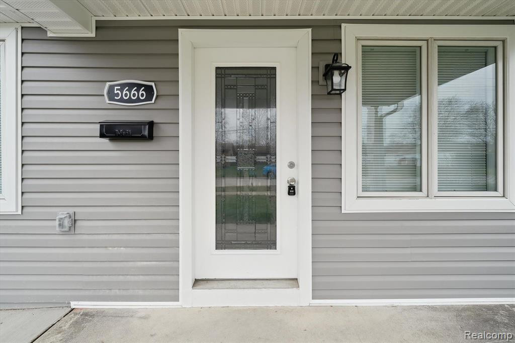 5666 GRINDLEY PARK Street, Dearborn Heights, MI 48125 — Photo 3