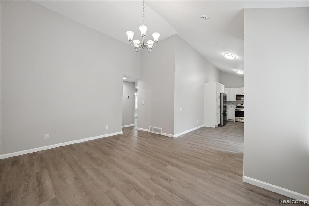 5666 GRINDLEY PARK Street, Dearborn Heights, MI 48125 — Photo 8