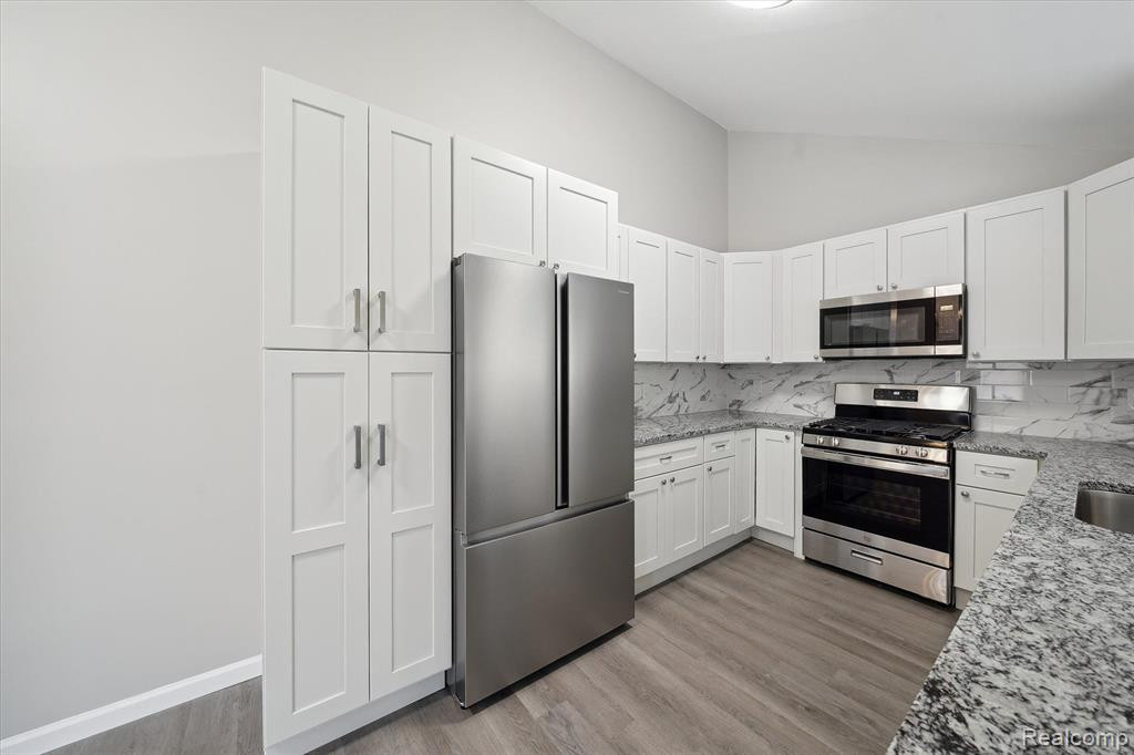 5666 GRINDLEY PARK Street, Dearborn Heights, MI 48125 — Photo 12