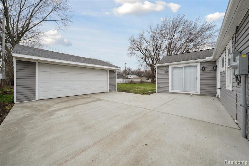 5666 GRINDLEY PARK Street, Dearborn Heights, MI 48125 — Photo 24