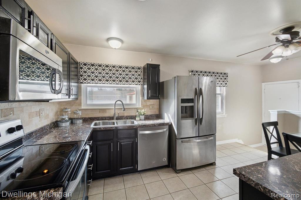 9818 WHEELER Street, Van Buren, MI 48111 — Photo 8