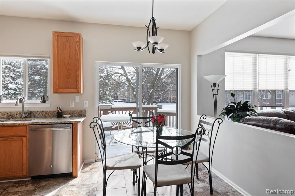 38278 REMINGTON Park, 92, Farmington Hills, MI 48331 — Photo 9