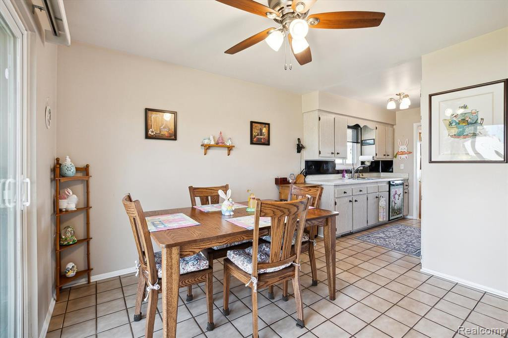 8445 WOODLAND SHORE Drive, Brighton, MI 48114 — Photo 6