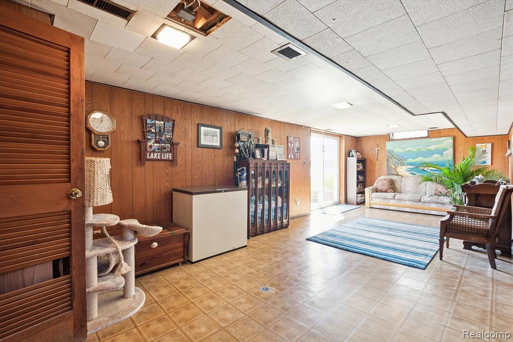 8445 WOODLAND SHORE Drive, Brighton, MI 48114 — Photo 25