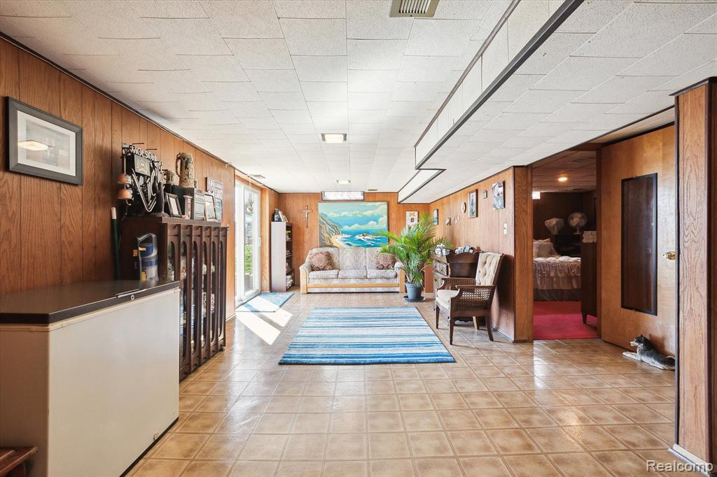 8445 WOODLAND SHORE Drive, Brighton, MI 48114 — Photo 26