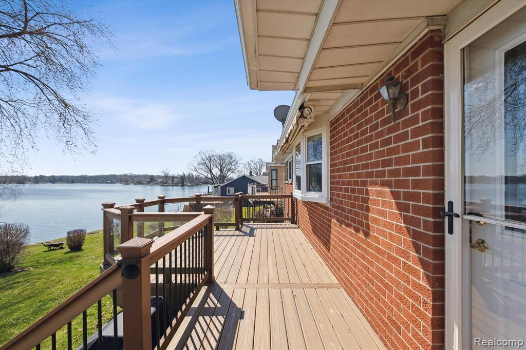 8445 WOODLAND SHORE Drive, Brighton, MI 48114 — Photo 35