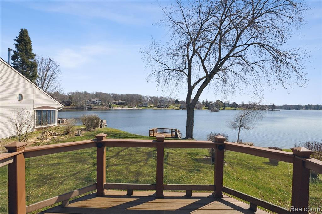 8445 WOODLAND SHORE Drive, Brighton, MI 48114 — Photo 38