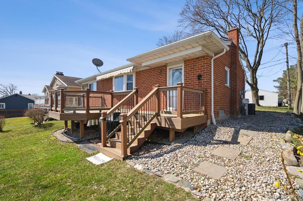 8445 WOODLAND SHORE Drive, Brighton, MI 48114 — Photo 41