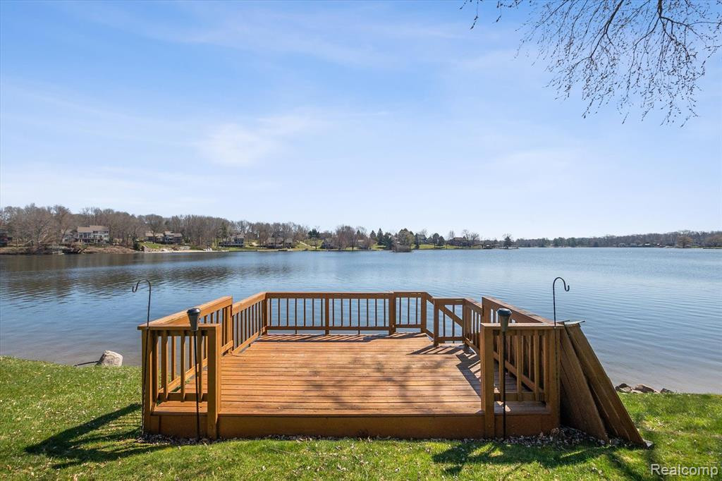 8445 WOODLAND SHORE Drive, Brighton, MI 48114 — Photo 42