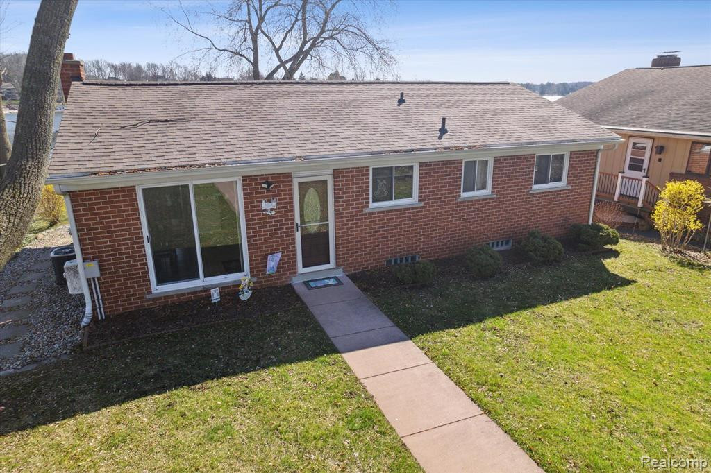 8445 WOODLAND SHORE Drive, Brighton, MI 48114 — Photo 44