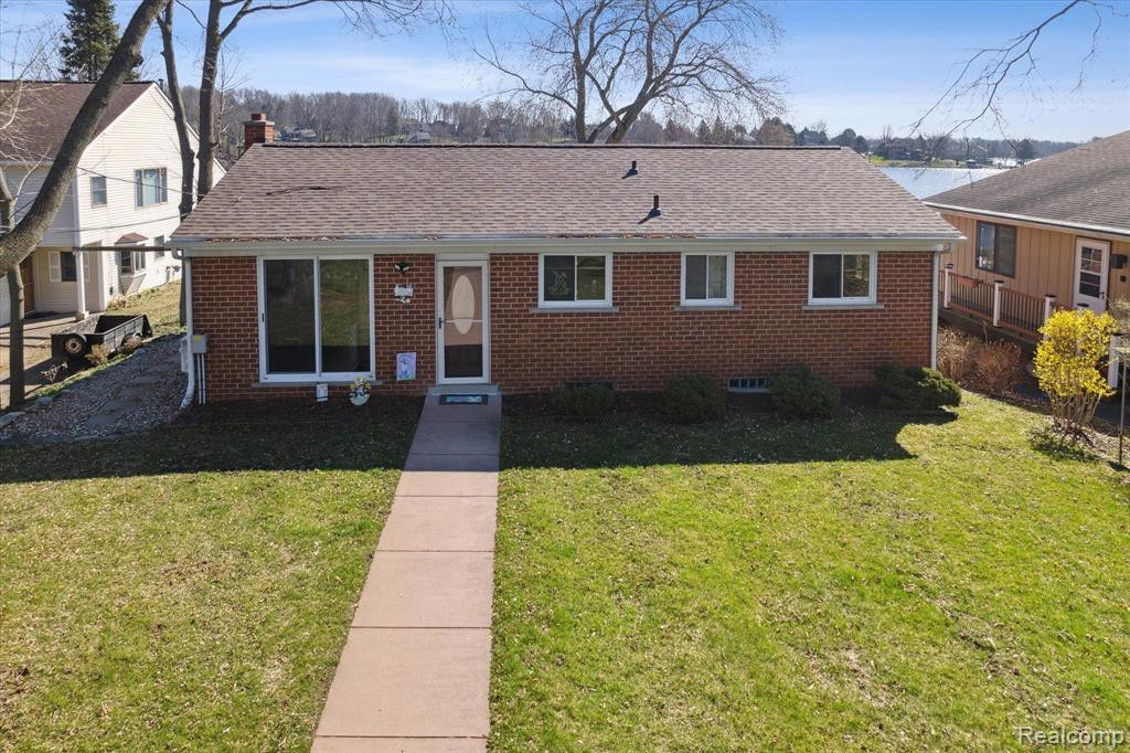 8445 WOODLAND SHORE Drive, Brighton, MI 48114 — Photo 45