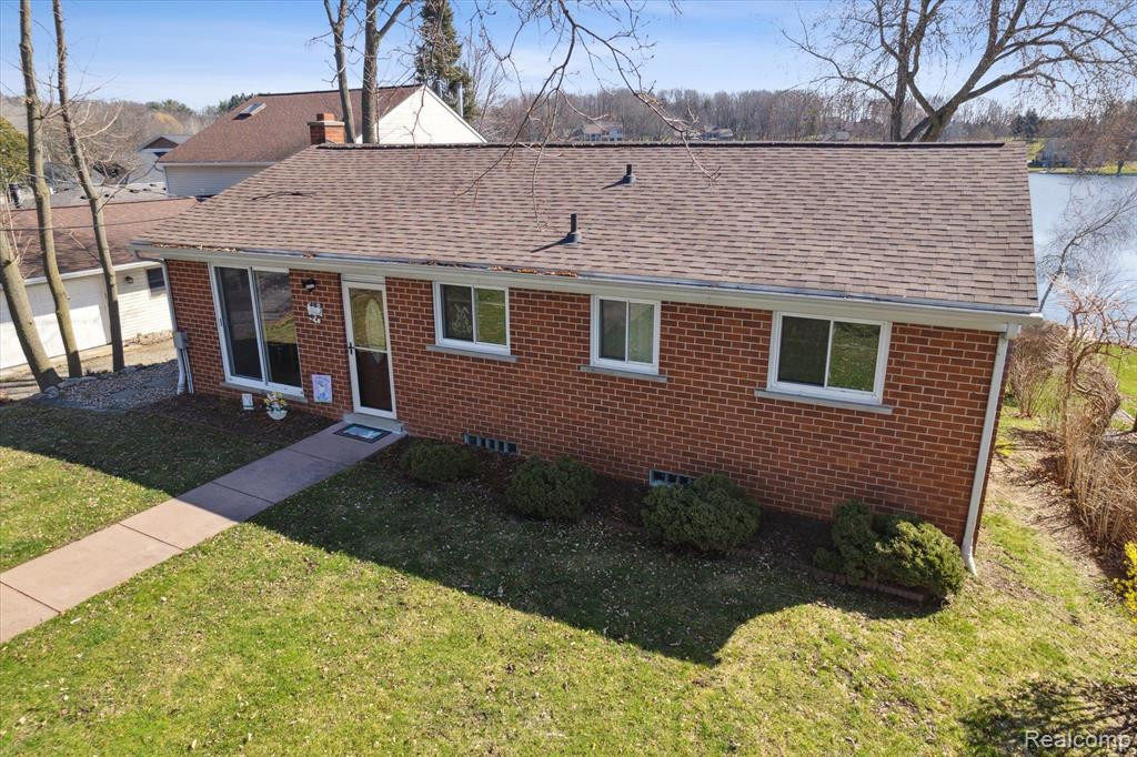 8445 WOODLAND SHORE Drive, Brighton, MI 48114 — Photo 46