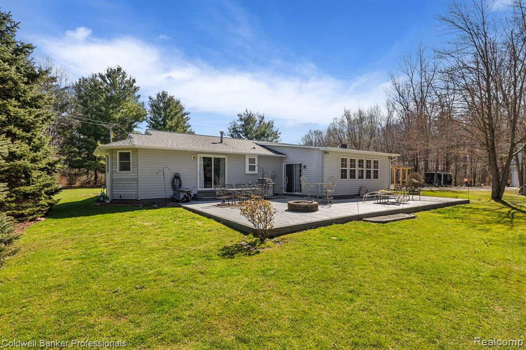 6595 ROGERS Drive, North Branch, MI 48461 — Photo 9