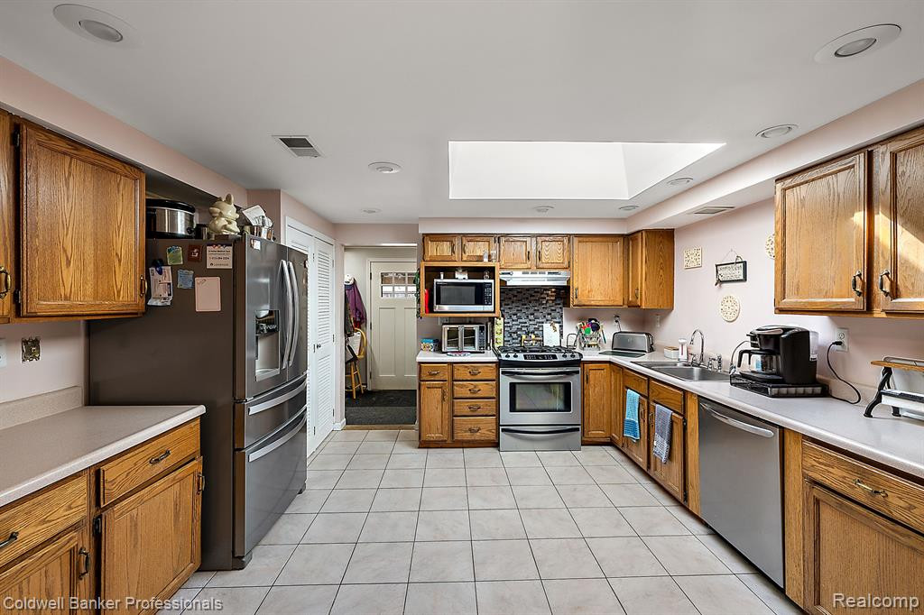 6595 ROGERS Drive, North Branch, MI 48461 — Photo 35