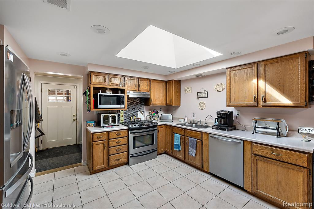6595 ROGERS Drive, North Branch, MI 48461 — Photo 36