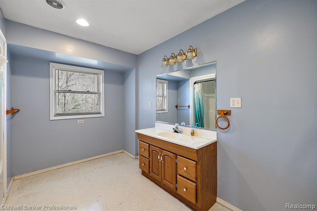 6595 ROGERS Drive, North Branch, MI 48461 — Photo 78