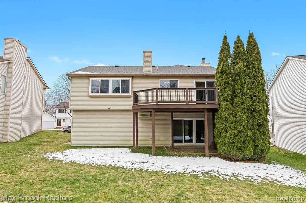 7068 ROLLING HILLS Drive, Waterford, MI 48327 — Photo 25