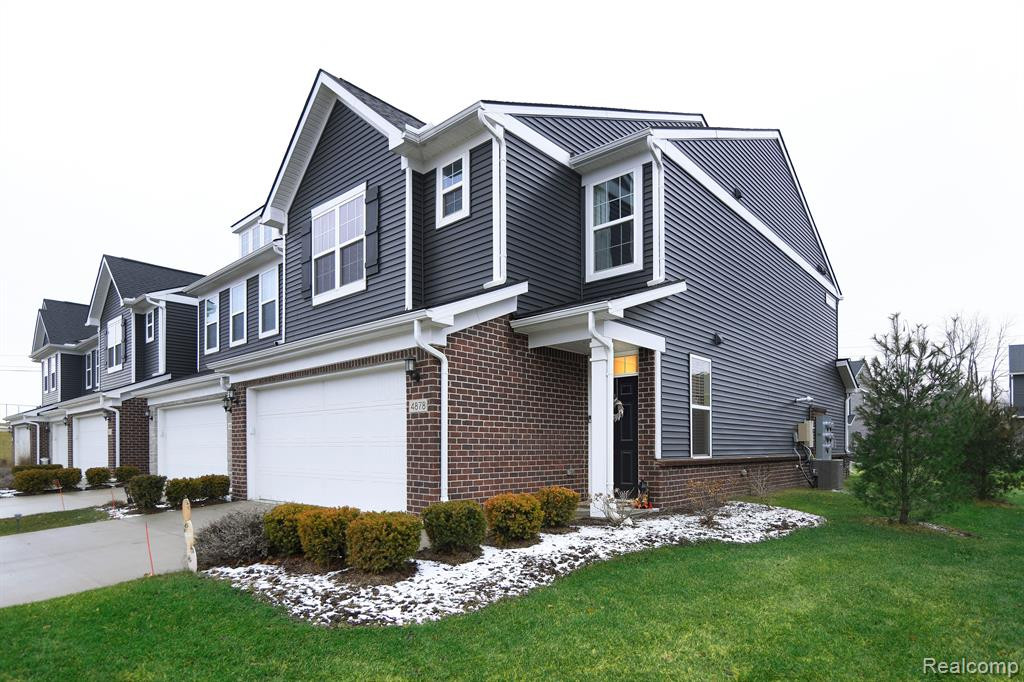 4878 BROOMFIELD Way, Lake Orion, MI — Photo 2