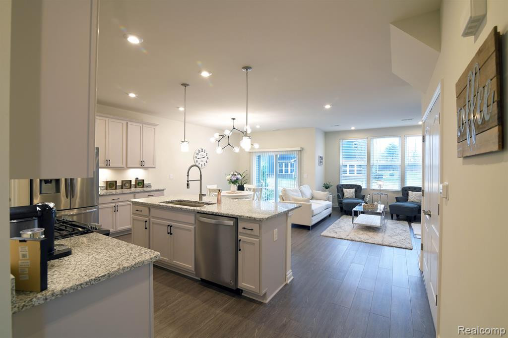4878 BROOMFIELD Way, Lake Orion, MI — Photo 4