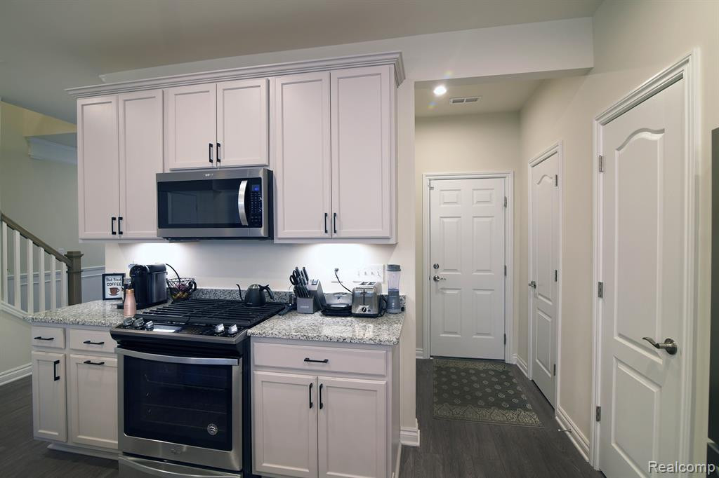 4878 BROOMFIELD Way, Lake Orion, MI — Photo 18