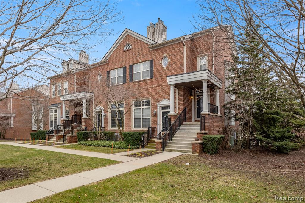 17034 FARMINGTON Road, Livonia, MI 48154 — Photo 3