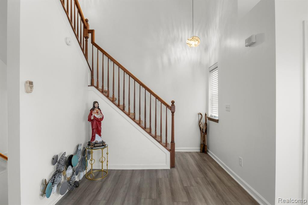 17034 FARMINGTON Road, Livonia, MI 48154 — Photo 18