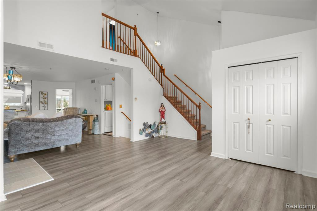 17034 FARMINGTON Road, Livonia, MI 48154 — Photo 29