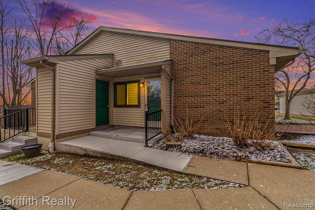 406 SPRING BROOKE Drive, Brighton, MI 48116 — Photo 3