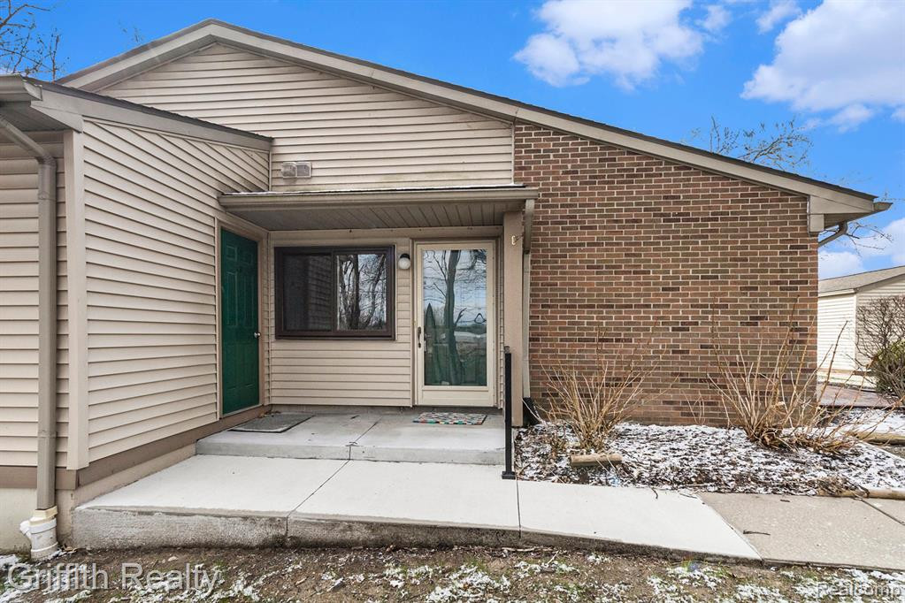 406 SPRING BROOKE Drive, Brighton, MI 48116 — Photo 6