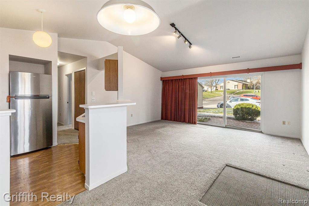 406 SPRING BROOKE Drive, Brighton, MI 48116 — Photo 10