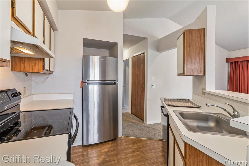 406 SPRING BROOKE Drive, Brighton, MI 48116 — Photo 12