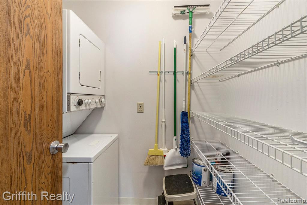406 SPRING BROOKE Drive, Brighton, MI 48116 — Photo 16