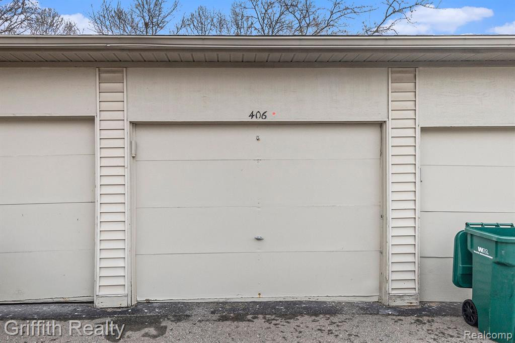 406 SPRING BROOKE Drive, Brighton, MI 48116 — Photo 24