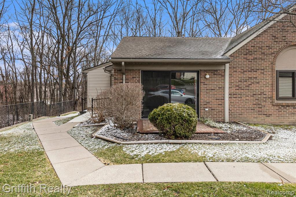 406 SPRING BROOKE Drive, Brighton, MI 48116 — Photo 27