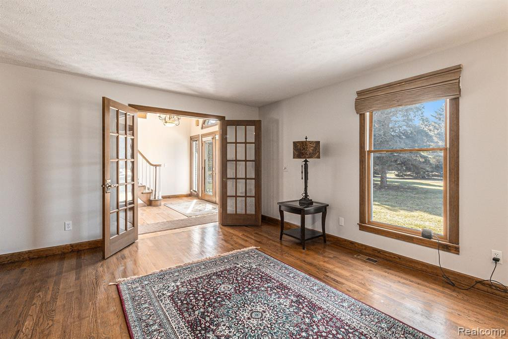 7650 OWOSSO Road, Fowlerville, MI 48836 — Photo 4