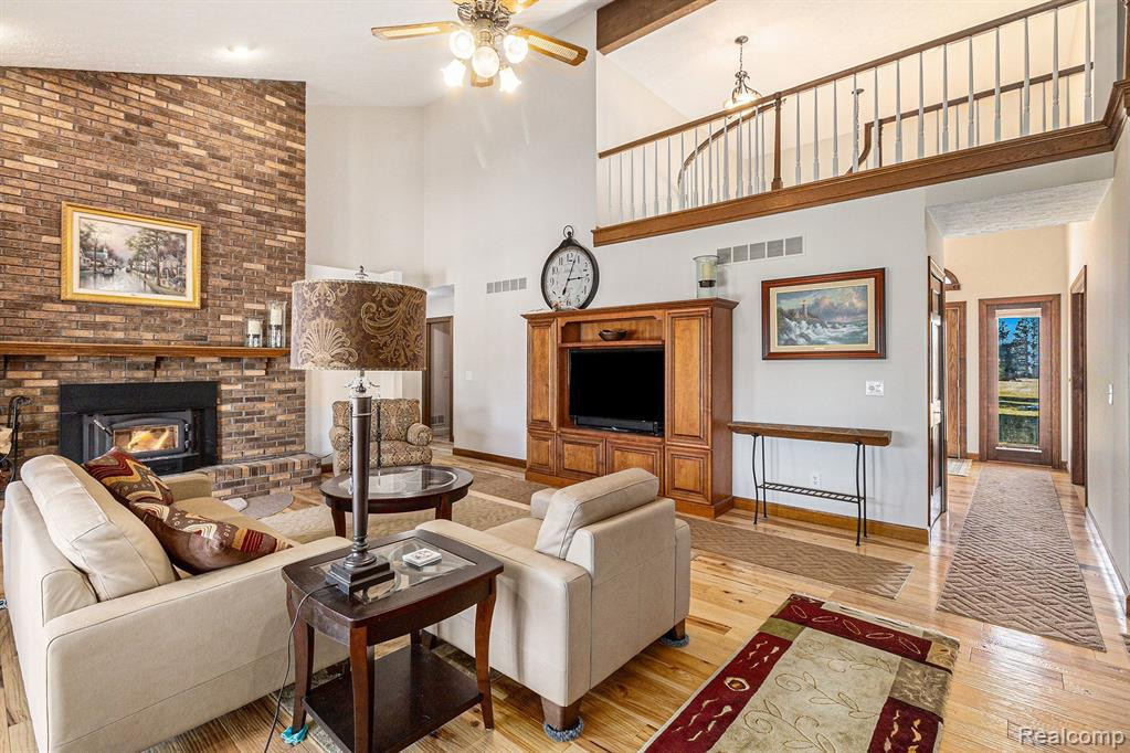 7650 OWOSSO Road, Fowlerville, MI 48836 — Photo 6
