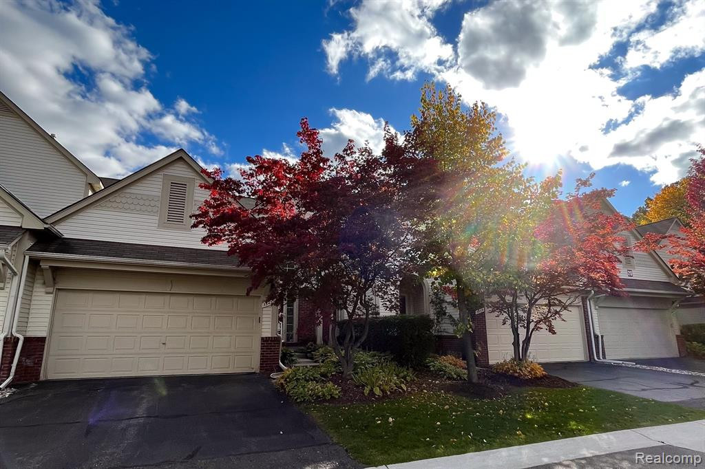 38430 SARATOGA Circle, 6, Farmington Hills, MI 48331 — front exterior