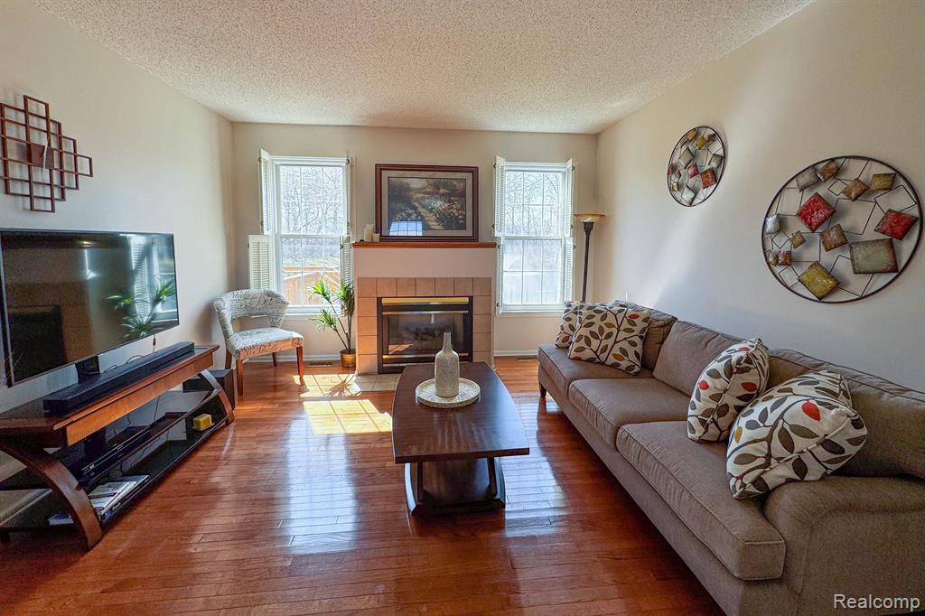 38430 SARATOGA Circle, 6, Farmington Hills, MI 48331 — Photo 11