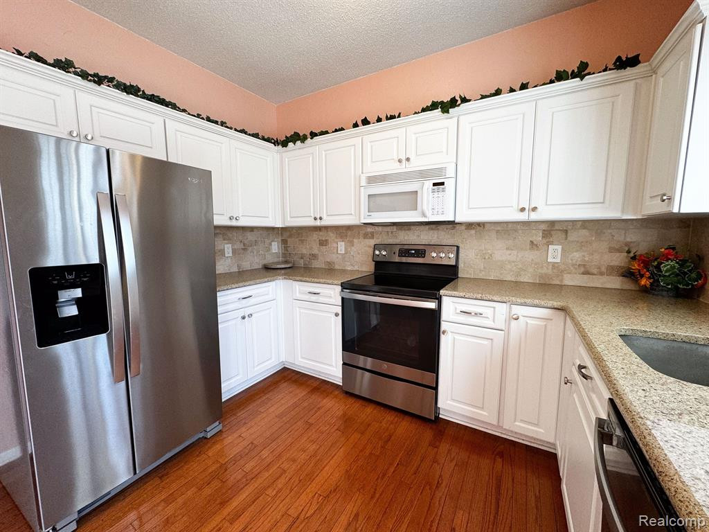 38430 SARATOGA Circle, 6, Farmington Hills, MI 48331 — Photo 16