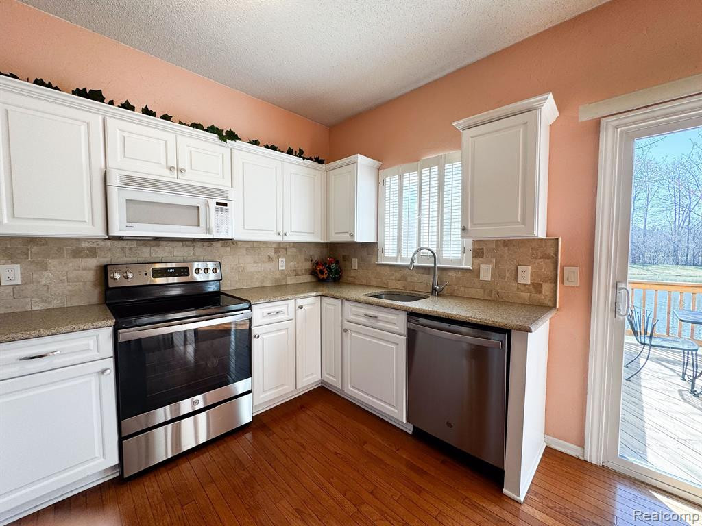 38430 SARATOGA Circle, 6, Farmington Hills, MI 48331 — Photo 17