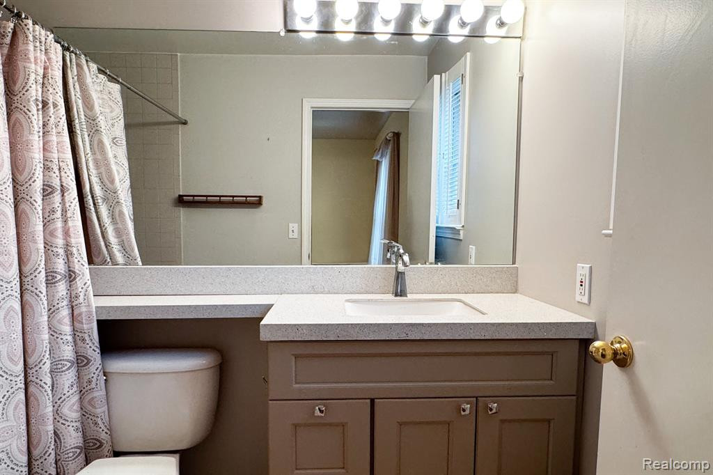 38430 SARATOGA Circle, 6, Farmington Hills, MI 48331 — Photo 24