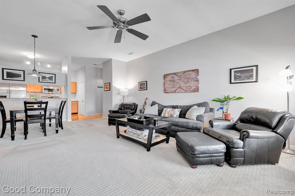 2793 S KNIGHTSBRIDGE Circle, Ann Arbor, MI 48105 — Photo 8