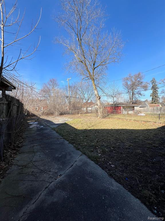 7781 HEYDEN Street, Detroit, MI 48228 — Photo 8