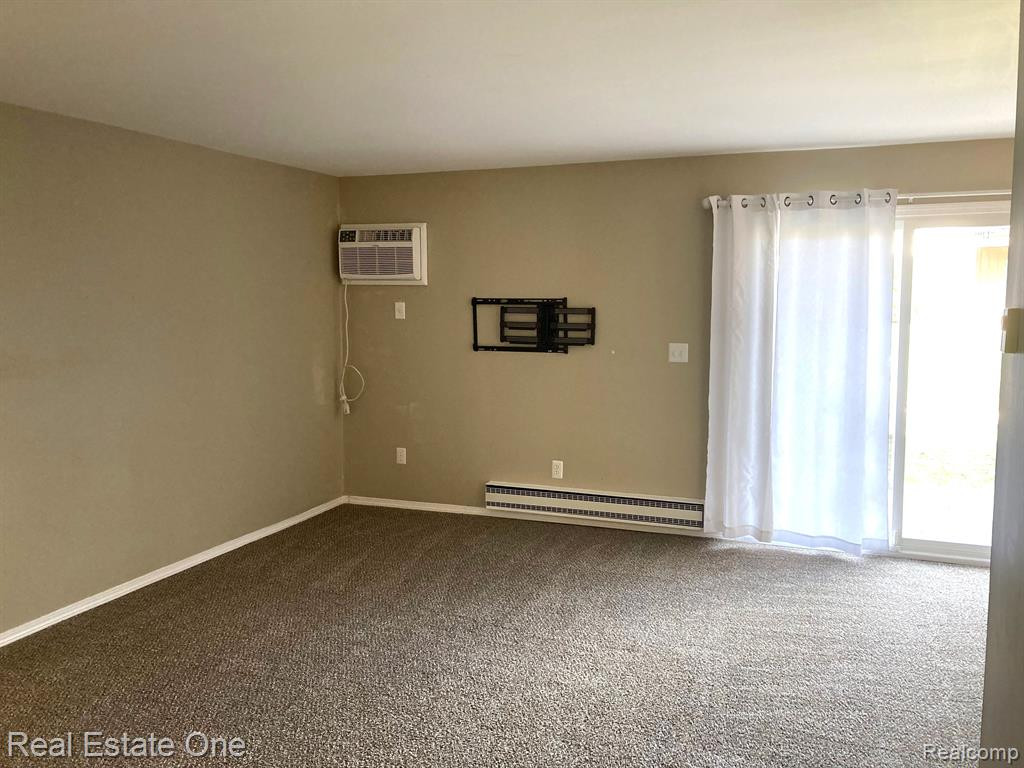 7375 WOODVIEW Street, 2, Westland, MI — Photo 4