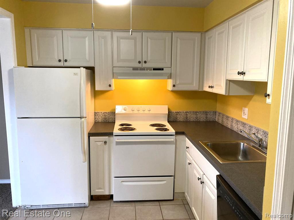 7375 WOODVIEW Street, 2, Westland, MI — Photo 6