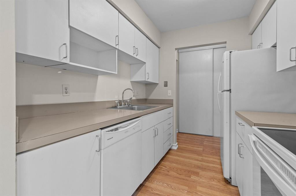 30070 W 12 MILE Road, 126, Farmington Hills, MI 48334 — Photo 9
