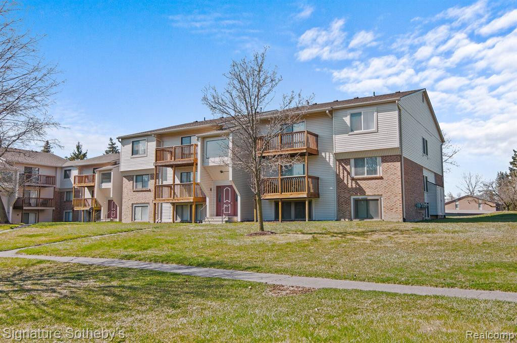 30070 W 12 MILE Road, 126, Farmington Hills, MI 48334 — Photo 19