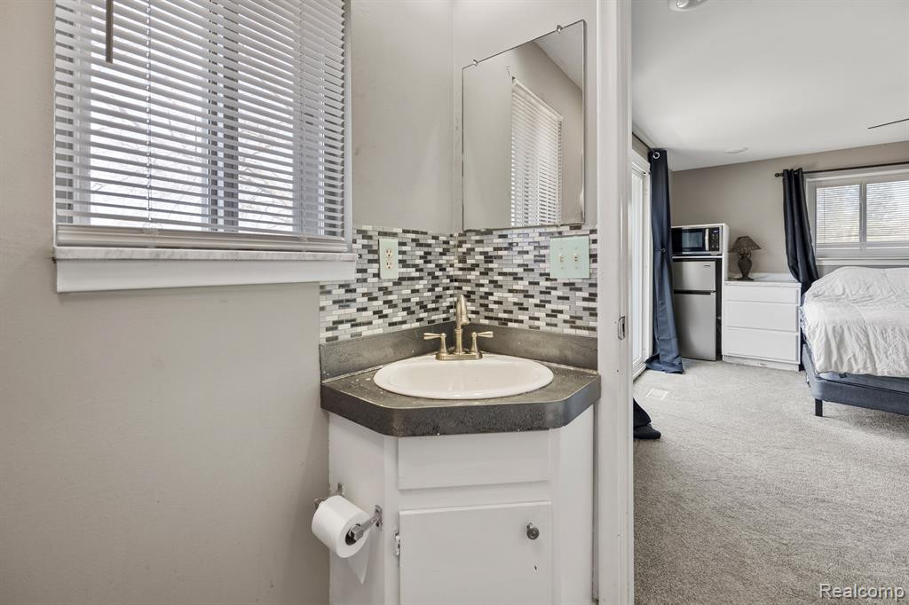 53285 Woodbridge Drive, Shelby Twp, MI 48316 — Photo 34