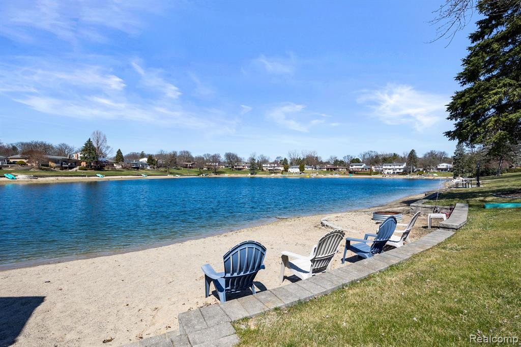53285 Woodbridge Drive, Shelby Twp, MI 48316 — Photo 50