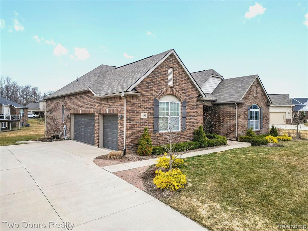 894 BRENTWOOD Court, Oakland, MI — Photo 2